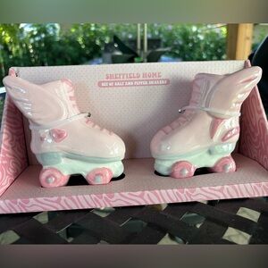 Pink RollerSkate Salt & Pepper Ceramic 🛼💗